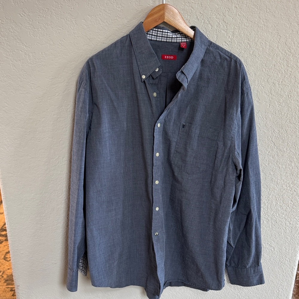 Izod Men's Blue Button-Down Shirt Size XL